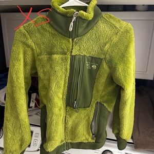 Women’s mountain hardwear jacket